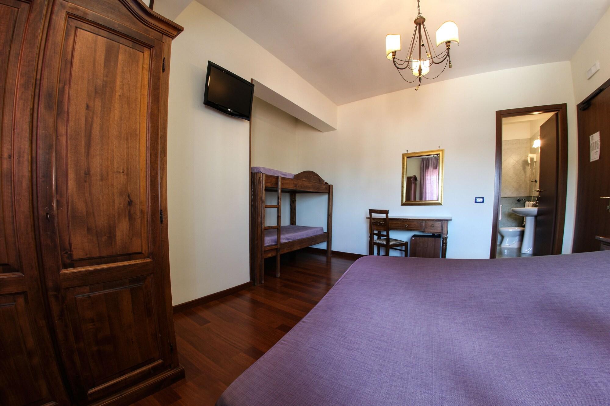 Hotel Max 33/50
