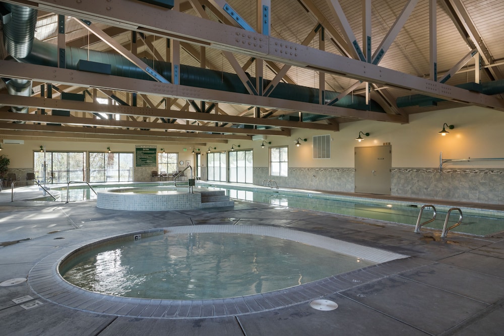 swimming pool spa