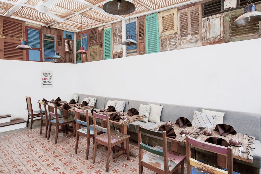 Adhisthana Hotel 52/69
