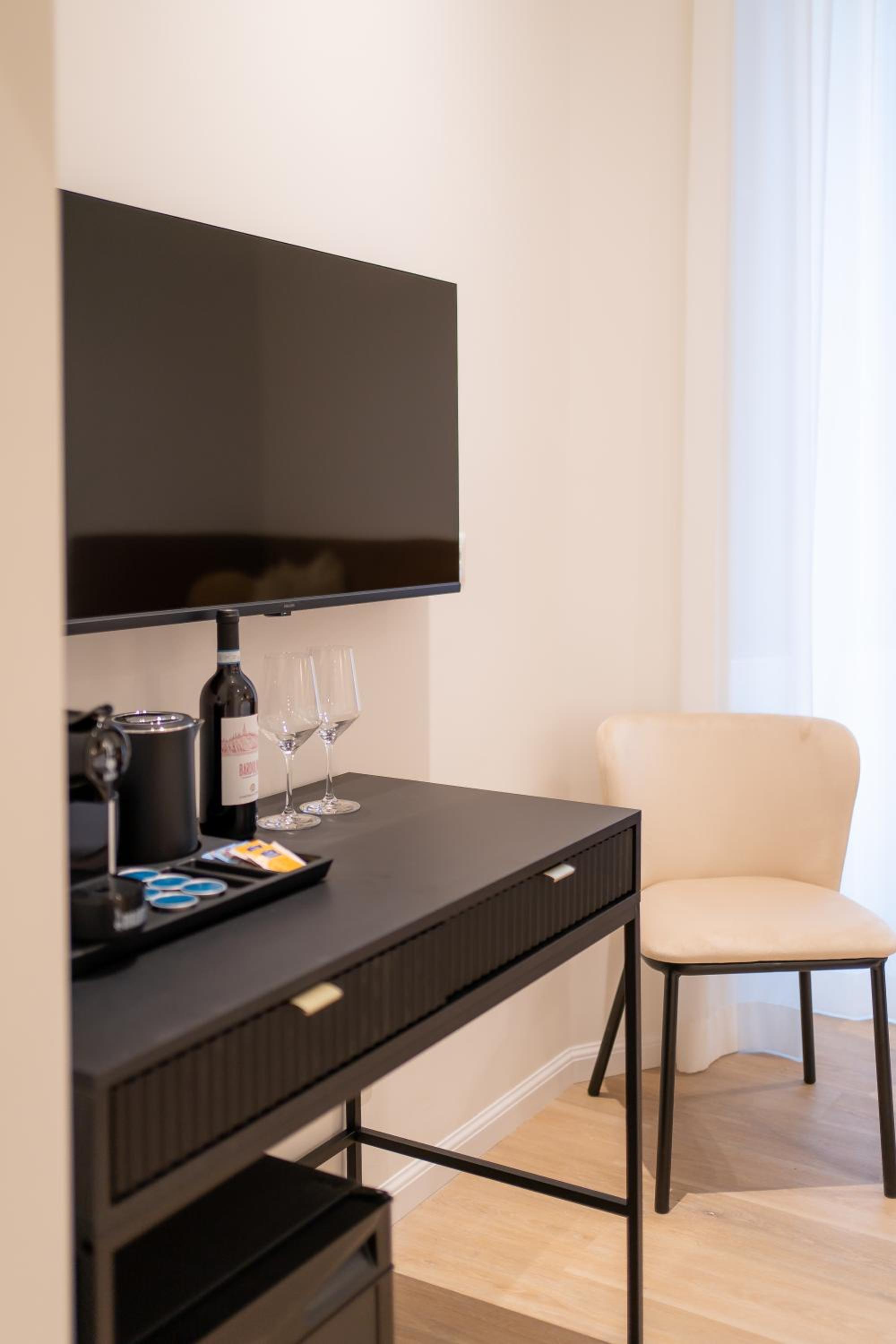 Romart Luxury Rooms 8/8
