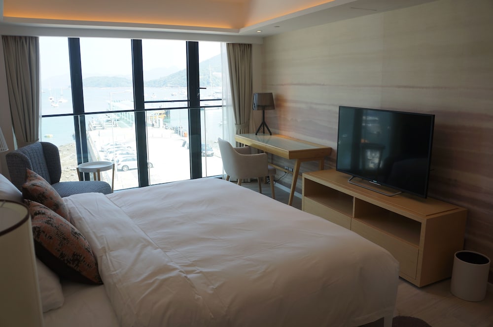 The Pier Hotel 17/69