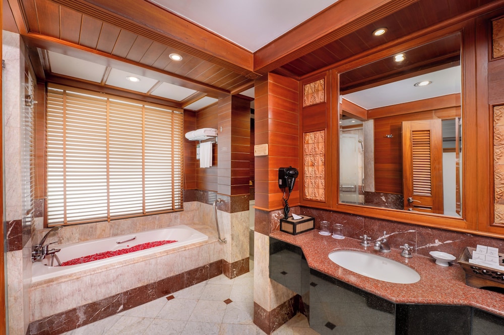 Thavorn Beach Village Phuket Resort and Spa 64/66
