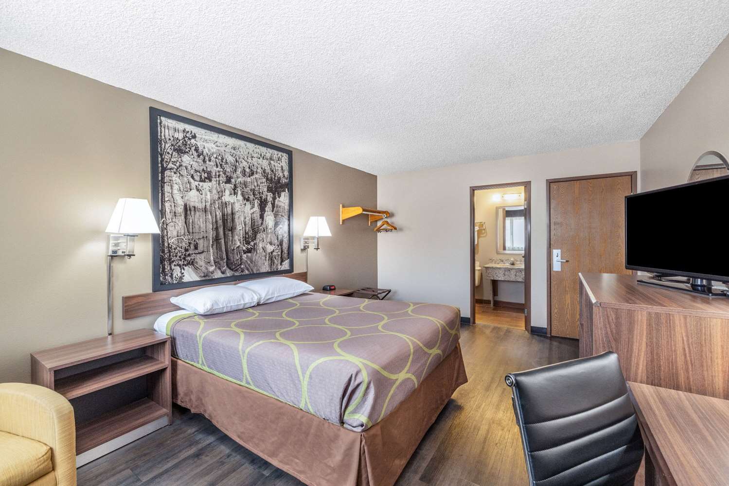 Super 8 by Wyndham Richfield UT 14/26