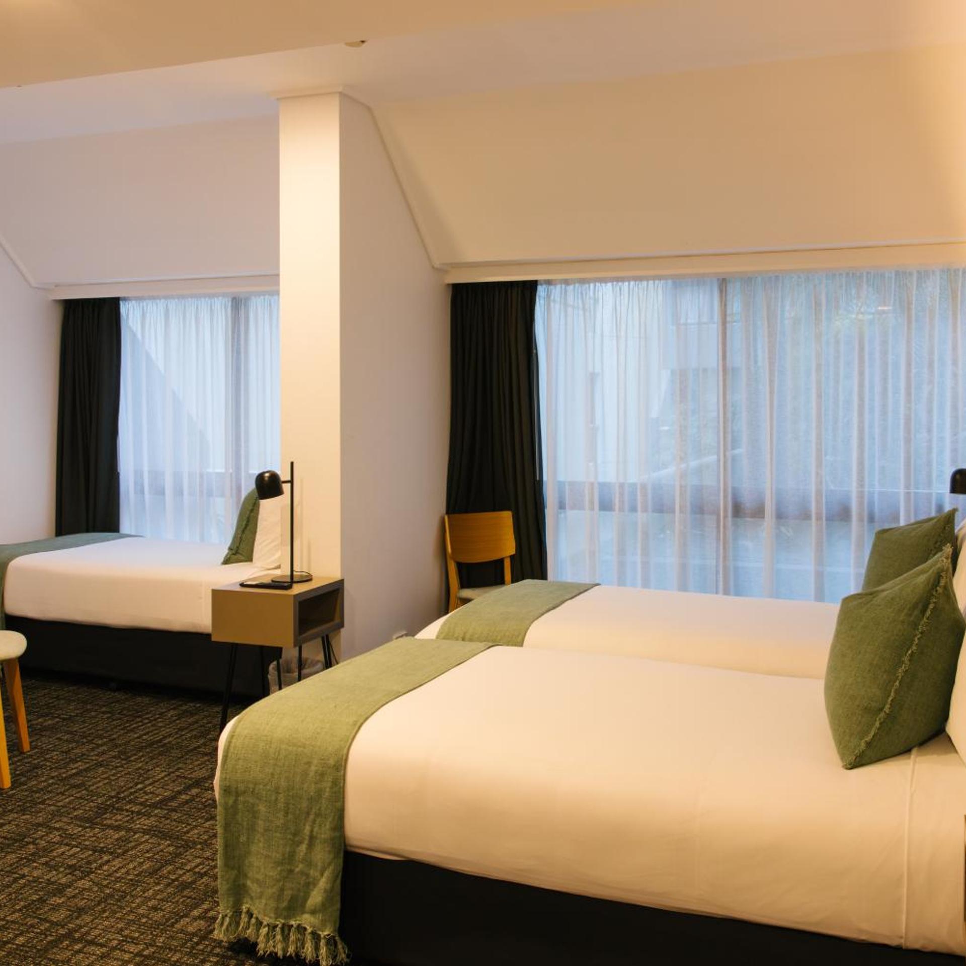 Deluxe, Triple, Single Bed