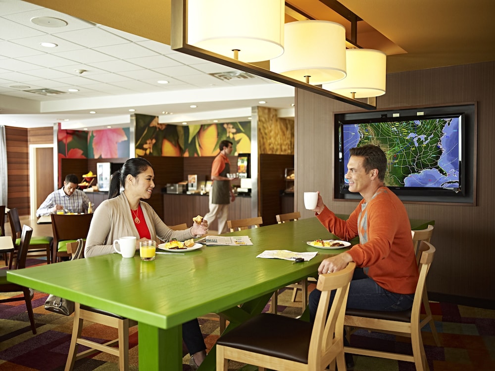 Fairfield Inn Suites By Marriott Buffalo Amherst University 30/35