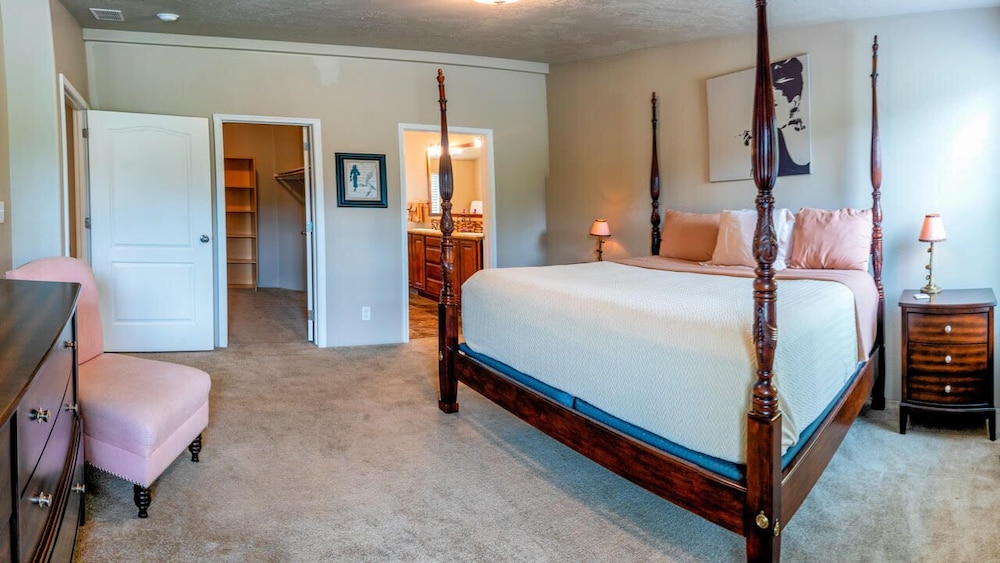 Callahan s Mountain Lodge 18/78
