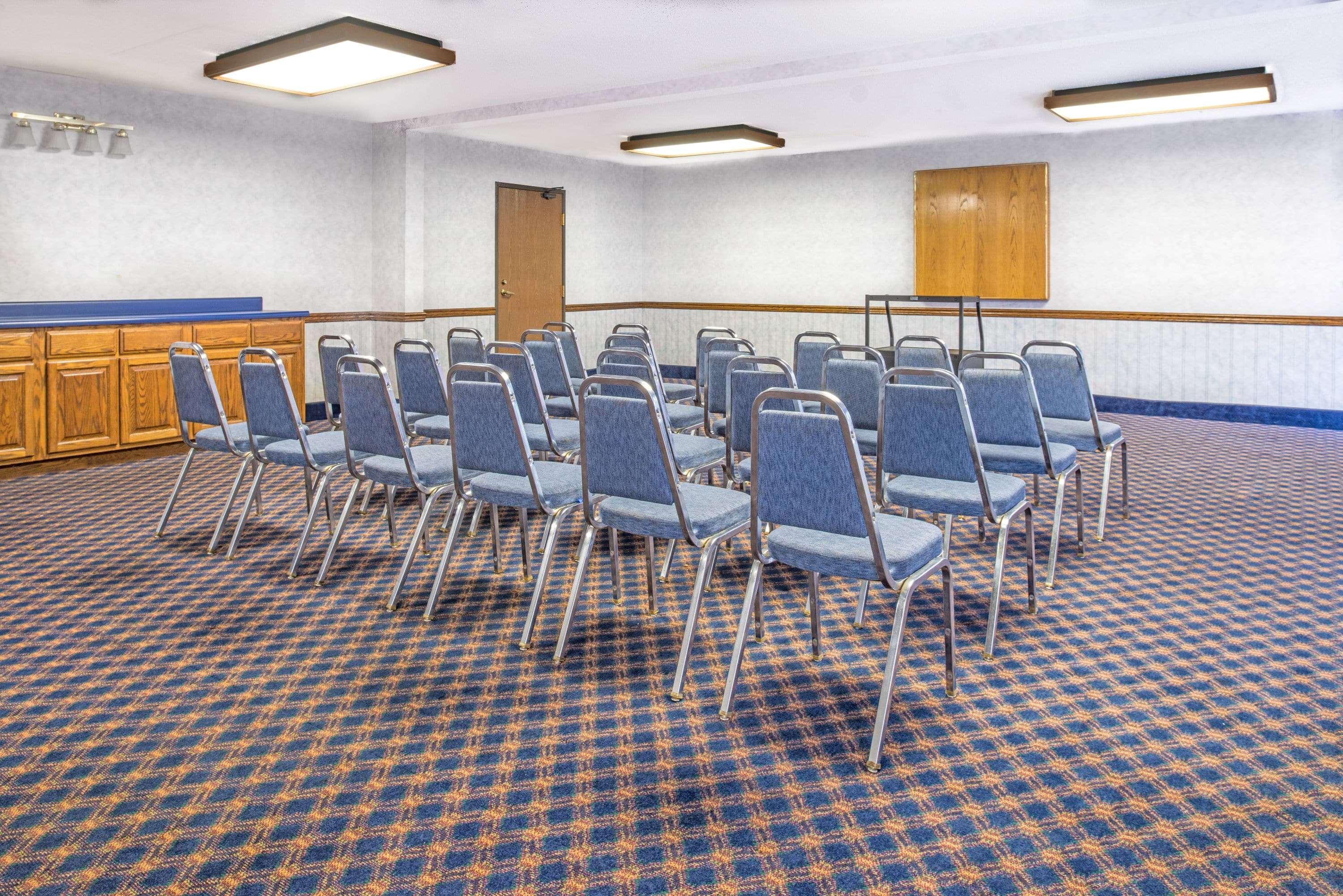 Days Inn By Wyndham Pontoon Beach 15/17