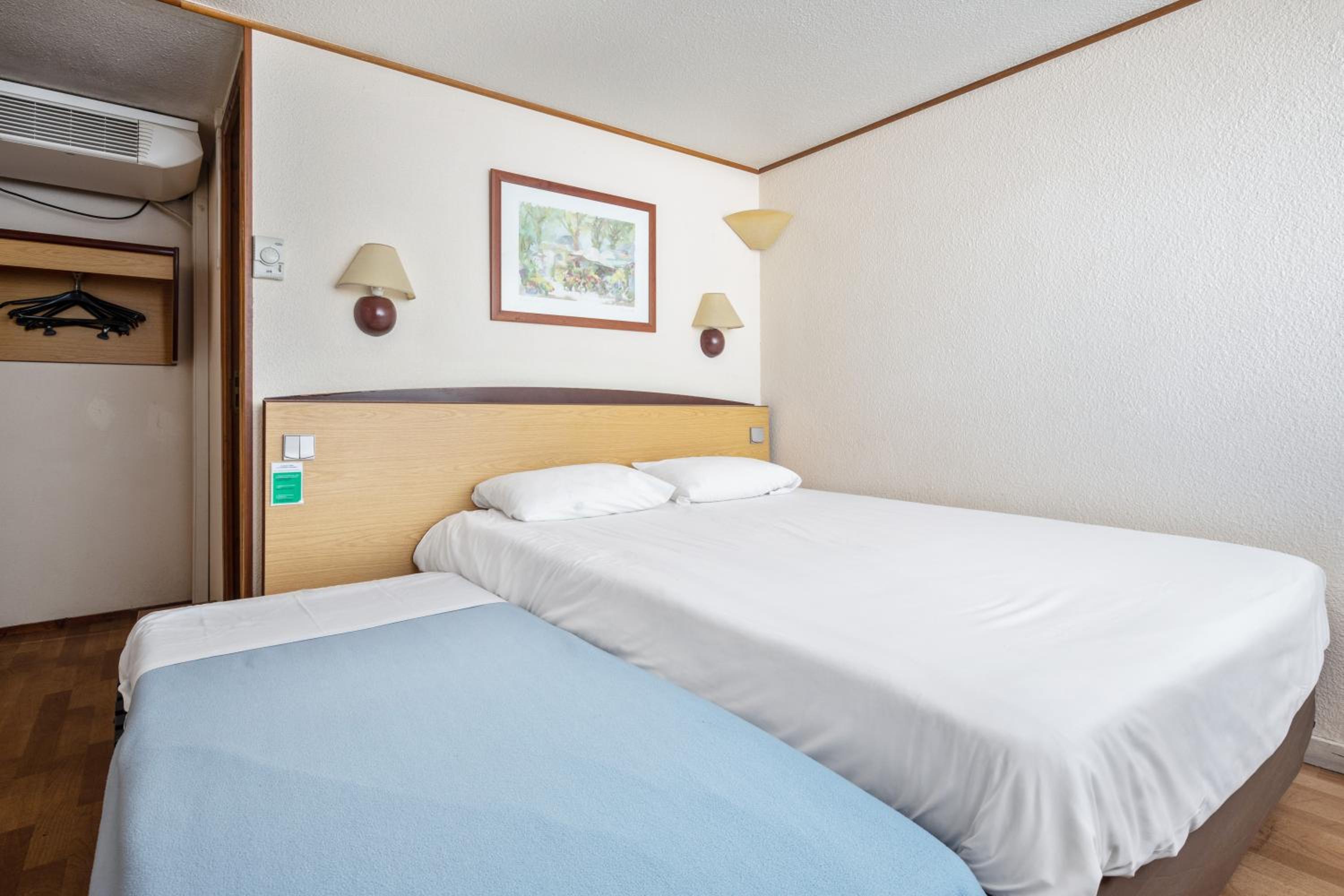 Room, Twin Beds, with Child Extra Bed