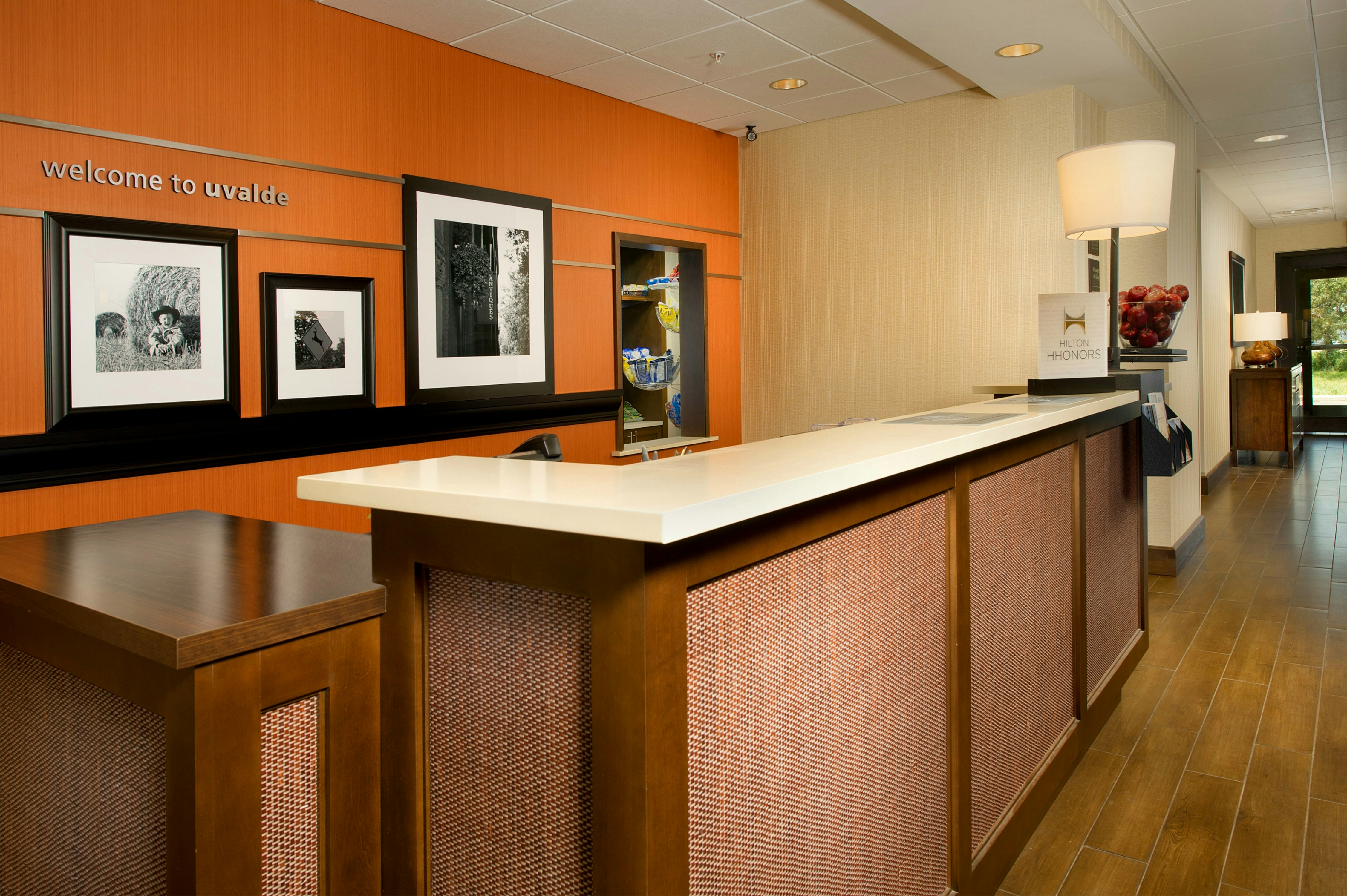 Hampton Inn Uvalde 4/33