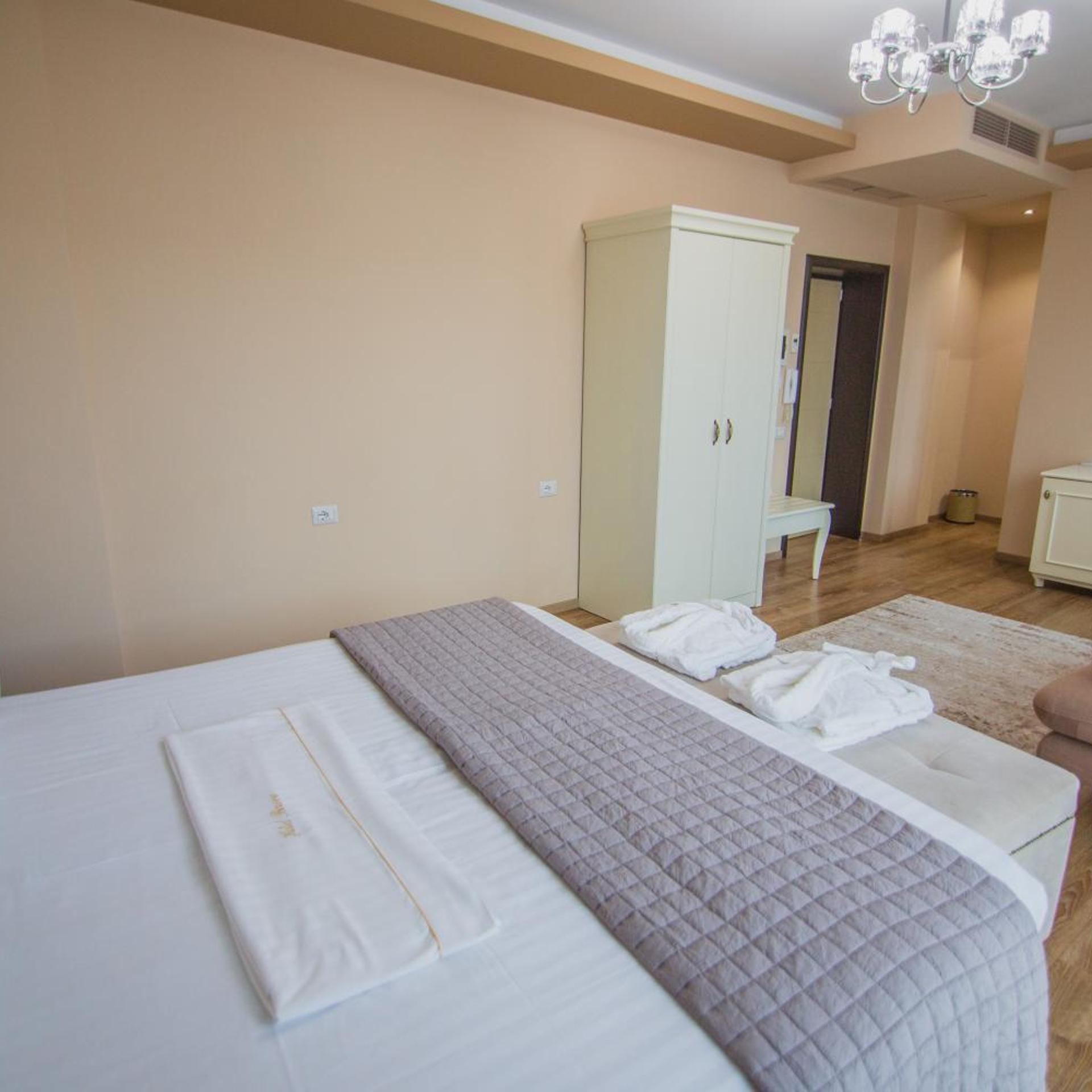 Christi's Hotel Borova 21/60