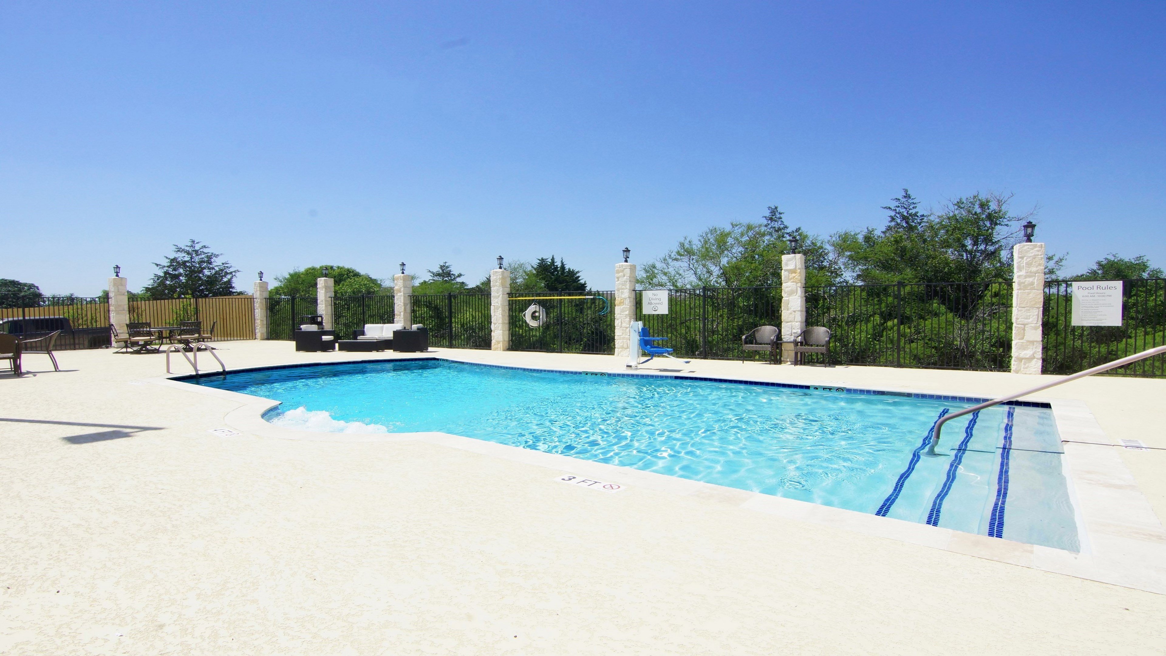 Holiday Inn Express Suites Cuero 52/52