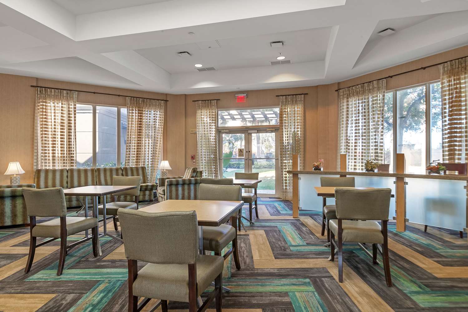 La Quinta Inn & Suites by Wyndham Ft. Lauderdale Airport 23/42