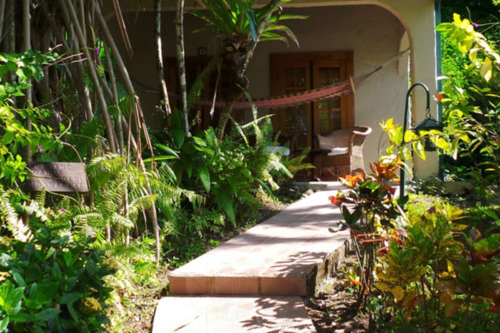 The Falls Resort at Manuel Antonio 10/70