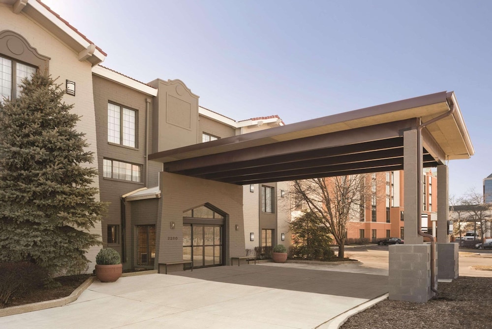 Country Inn & Suites By Radisson Hoffman Estates Il 5/31