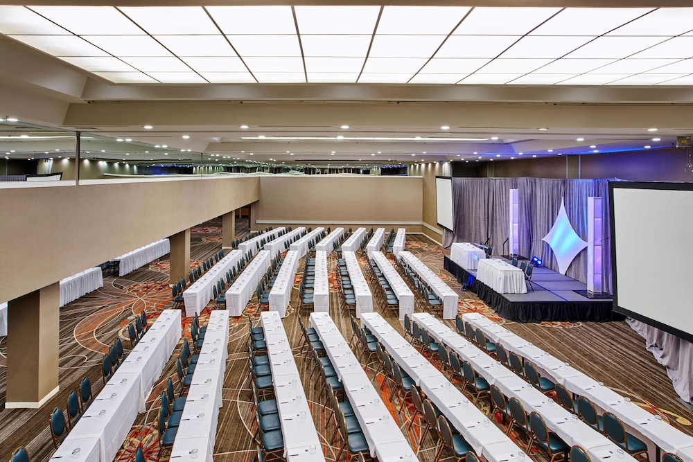 Hyatt Regency Lexington 24/30