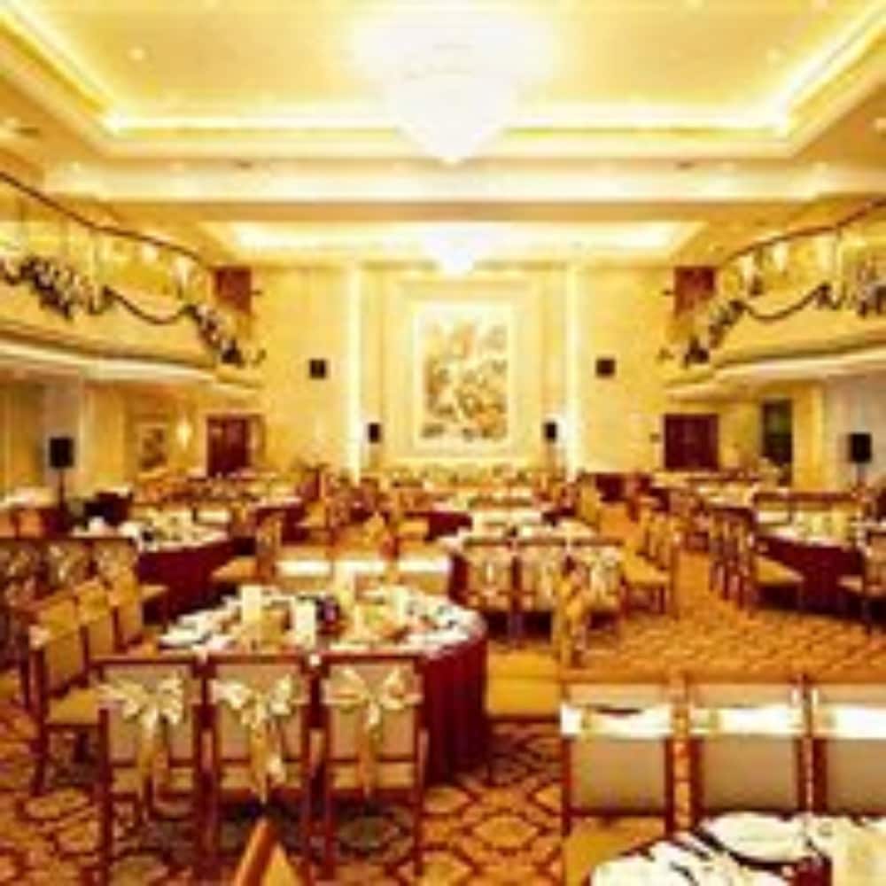 Xinhai Jinjiang Hotel 30/45