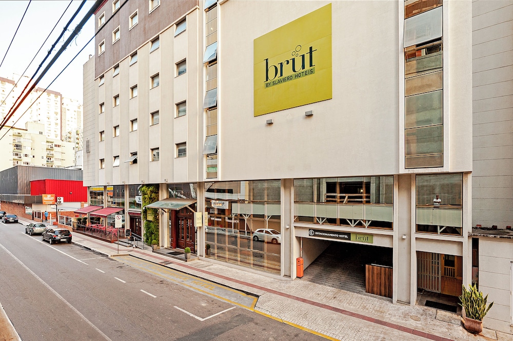 Brut by Slaviero Hoteis 58/63