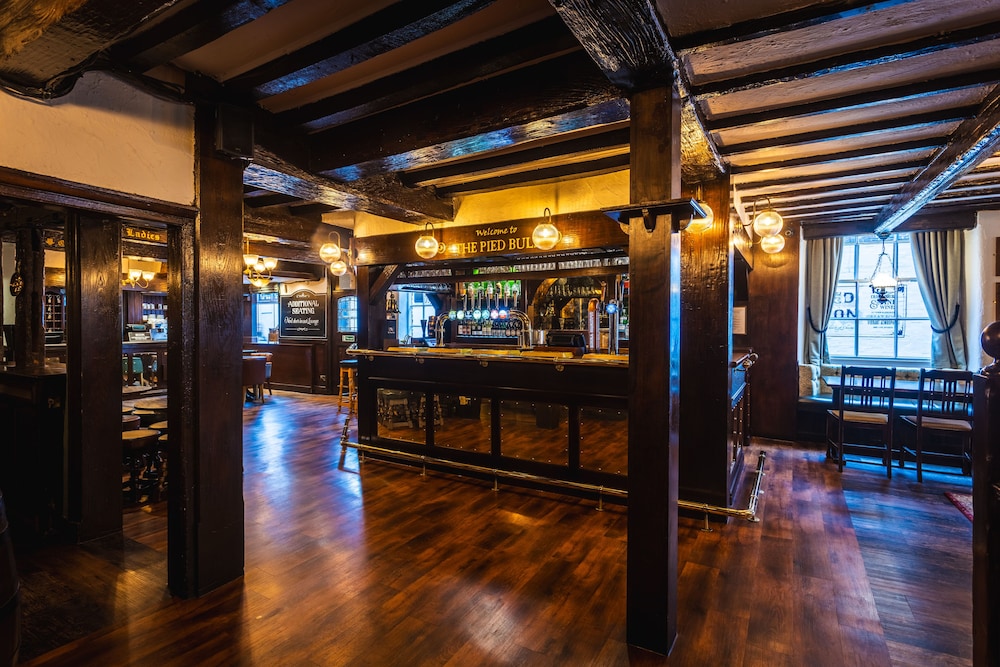 The Pied Bull 6/45