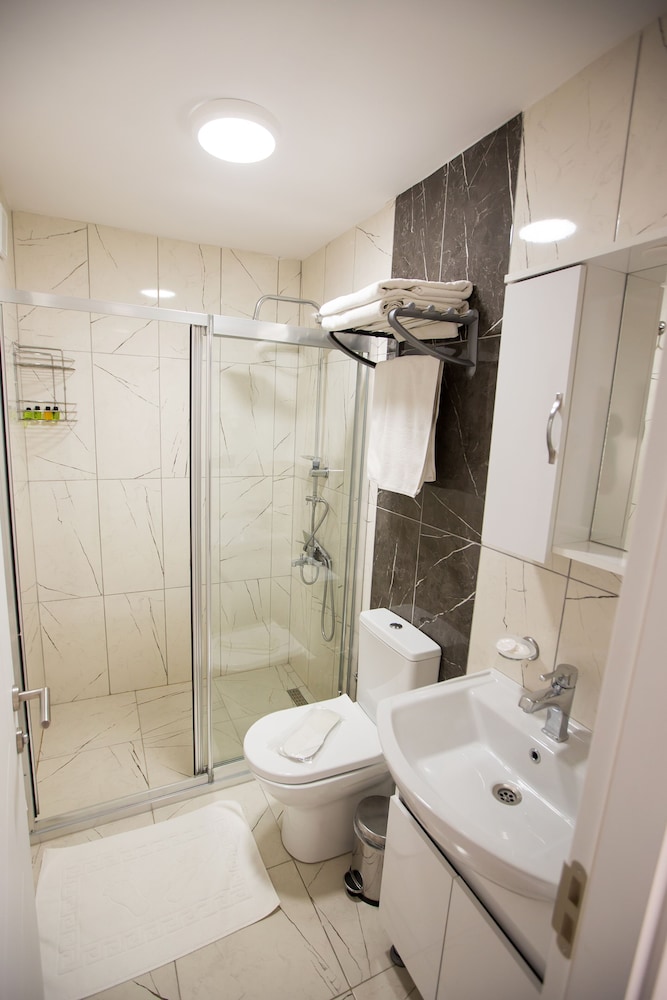 Galapera Hotel 46/50