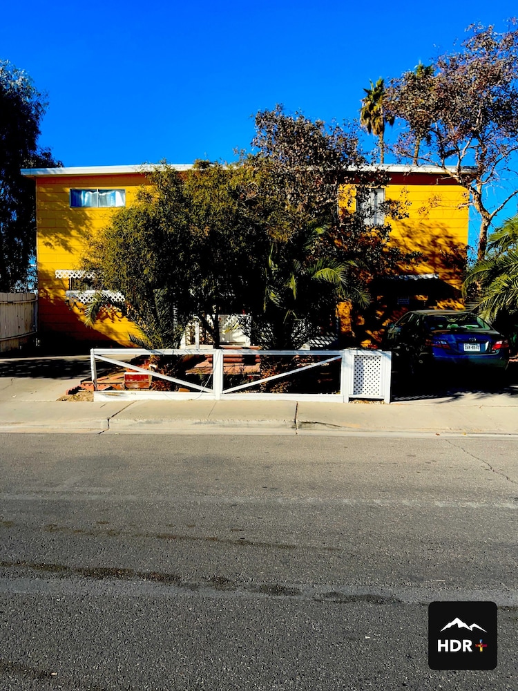 The Yellow Penthouse 66/73