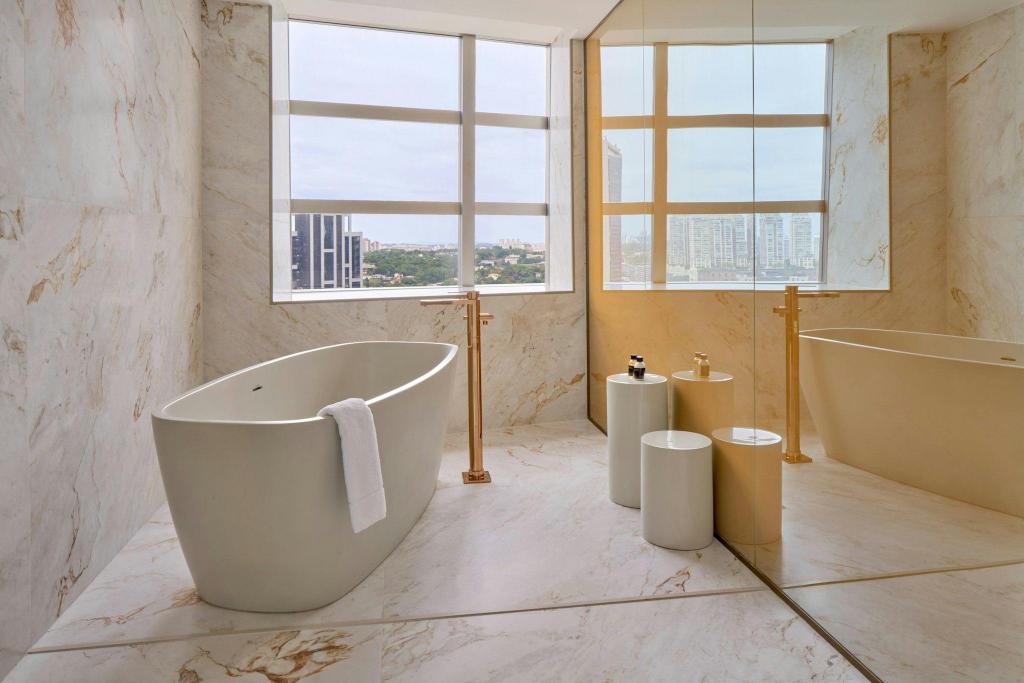 1 Bedroom, Supreme, Suite, King Bed, W Sao Paulo 2/3