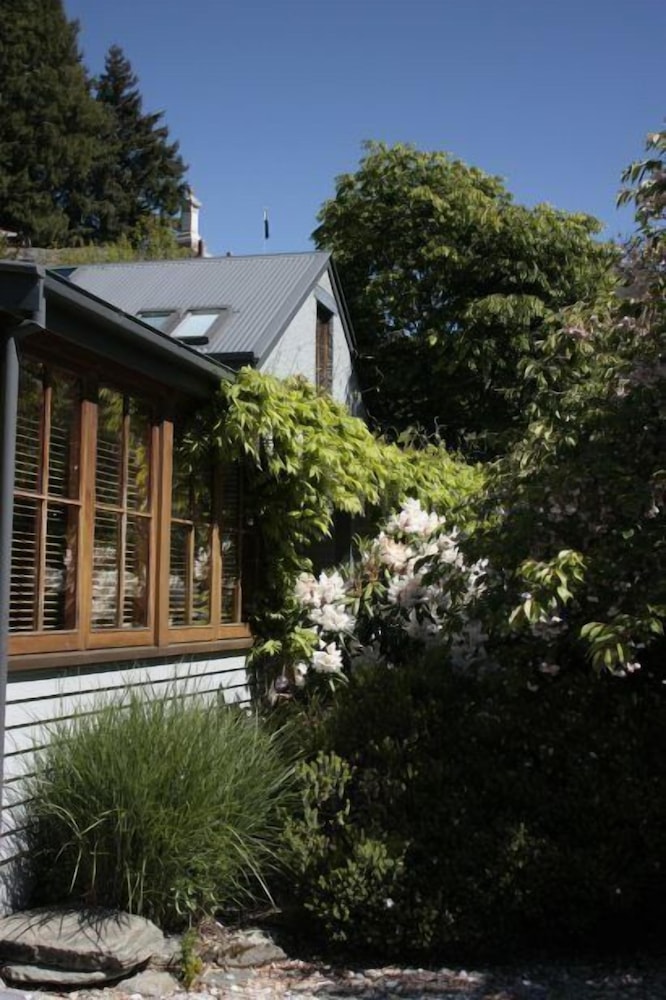 Arrowtown House Boutique Hotel 2/50
