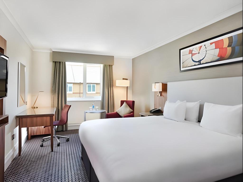 GUEST ROOM, QUEEN BED, ACCESSIBLE