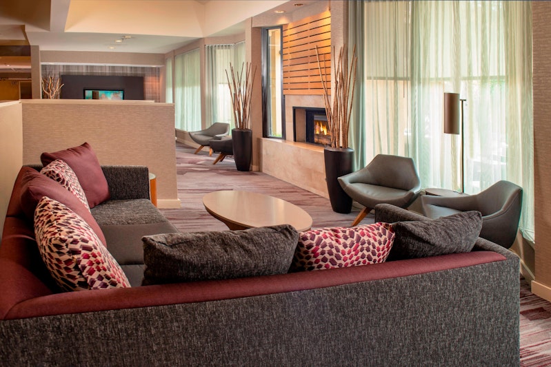 Courtyard By Marriott Rockville 4/25