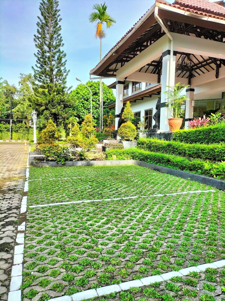 Grand Diamond Hotel Yogyakarta 48/53