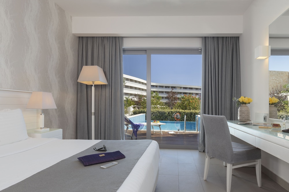 Deluxe, King Bed, Private Pool