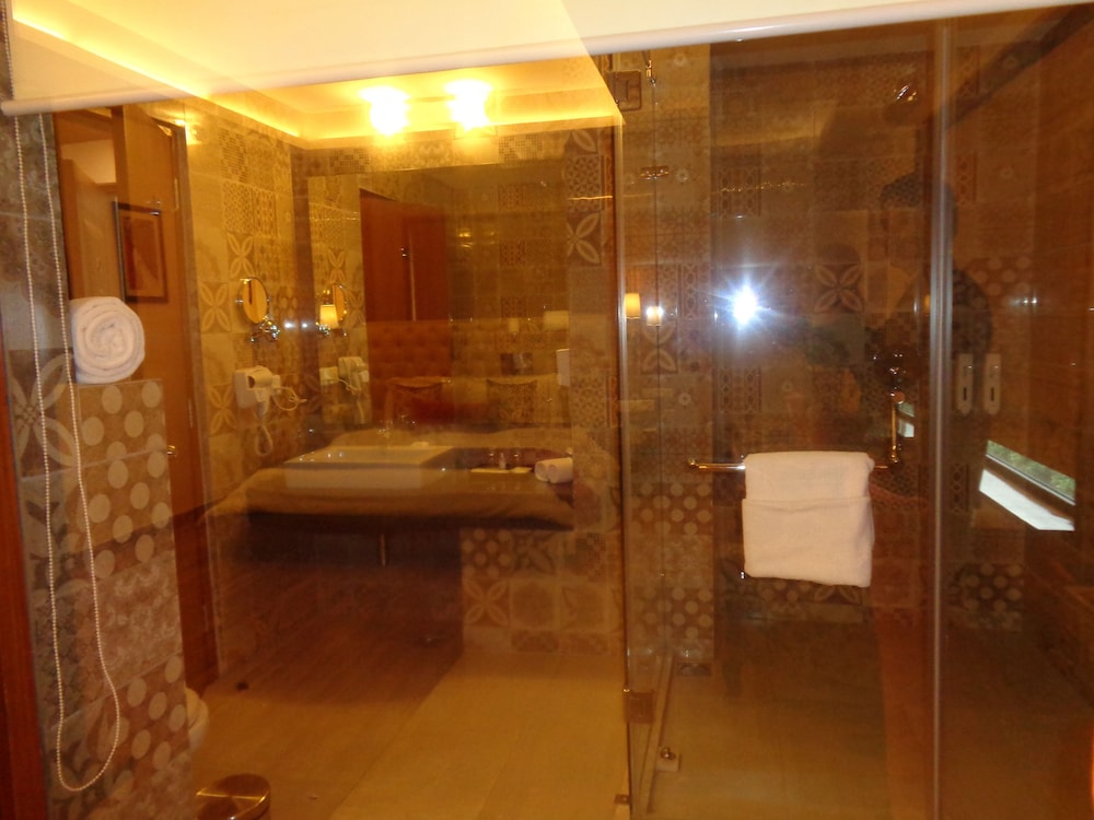 Rs Sarovar Portico 59/59