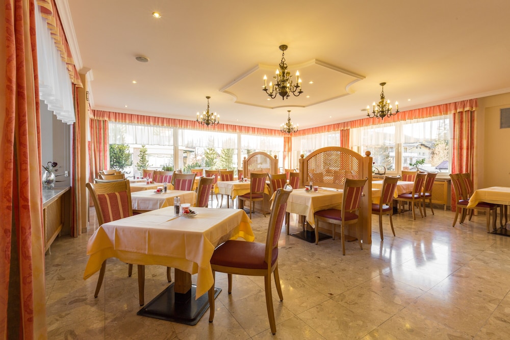 HOTEL SCHOENEGG 37/50