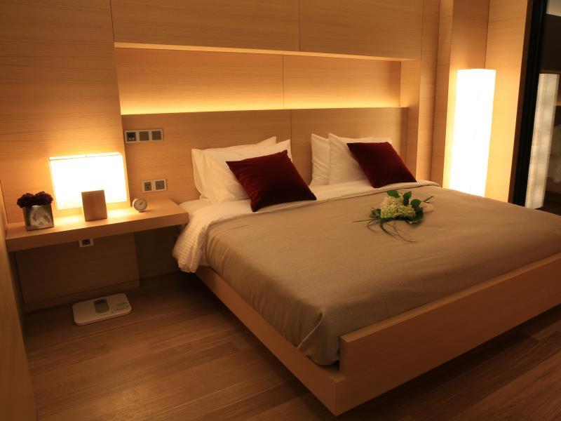 Royal, Suite