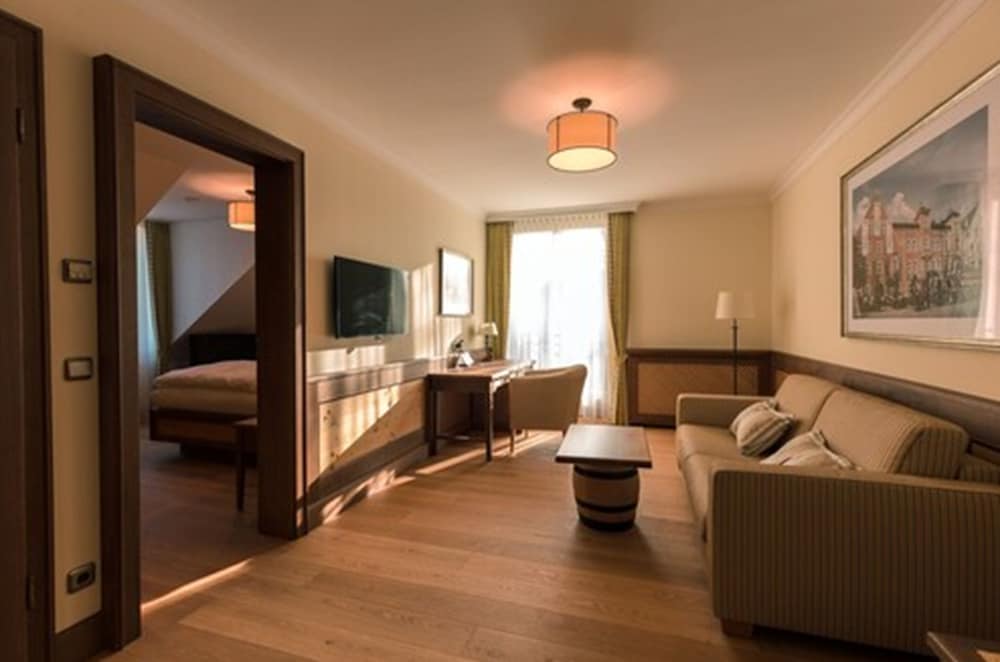 Hotel & Gaststätte Zum Erdinger Weissbräu 36/55