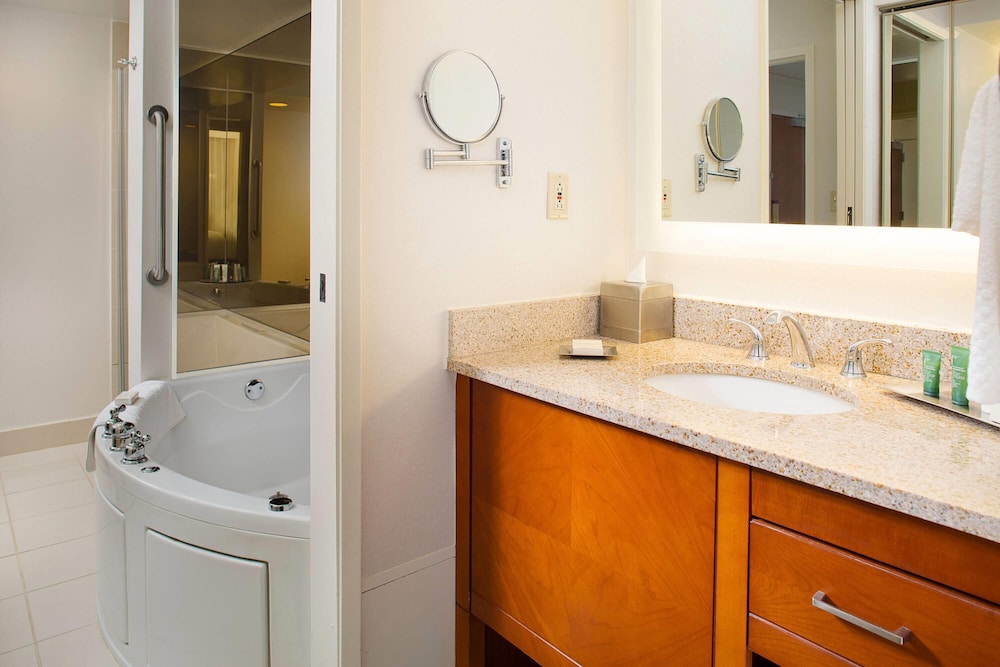 1 BEDROOM, DELUXE, SUITE