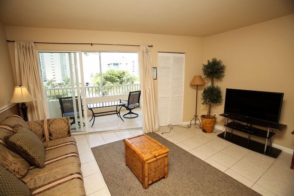 Marco Beach Vacation Suites 39/73