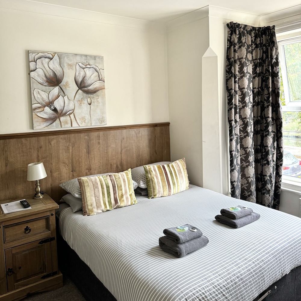 غرفة سوبيريور بسريرين منفصلين، Riverside Hotel Bed and Breakfast 2/4