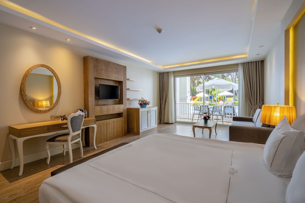 Bellis Deluxe Hotel 34/89