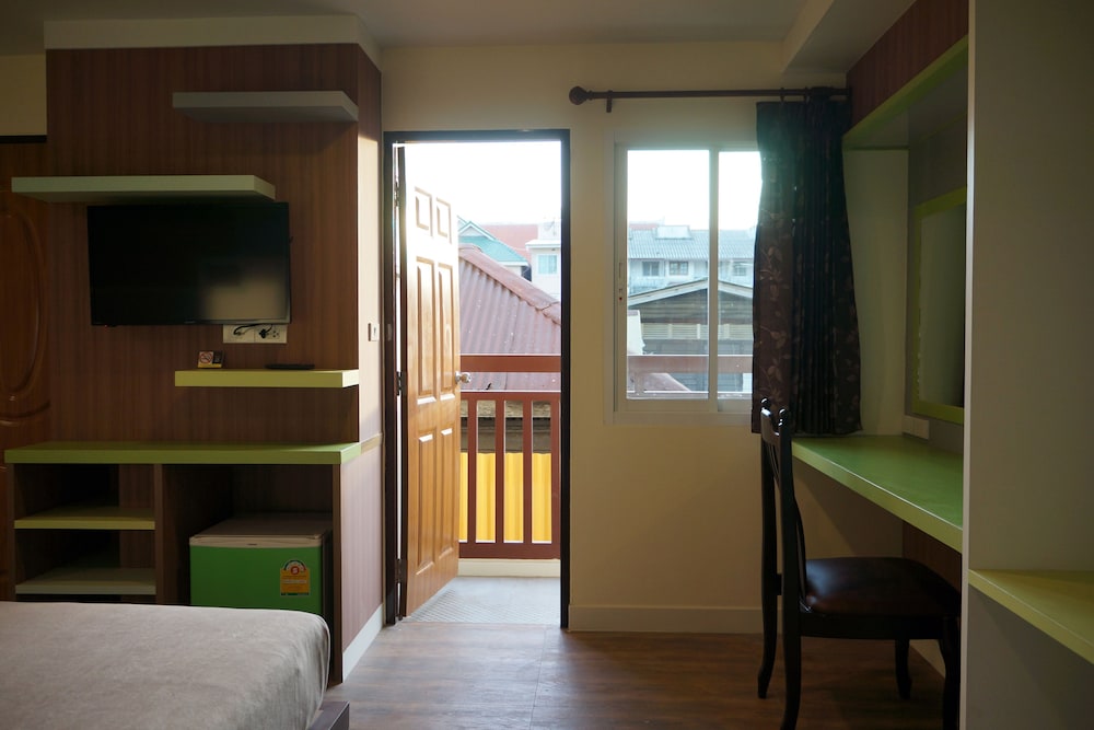 Samsen Sam Place Hotel 50/66