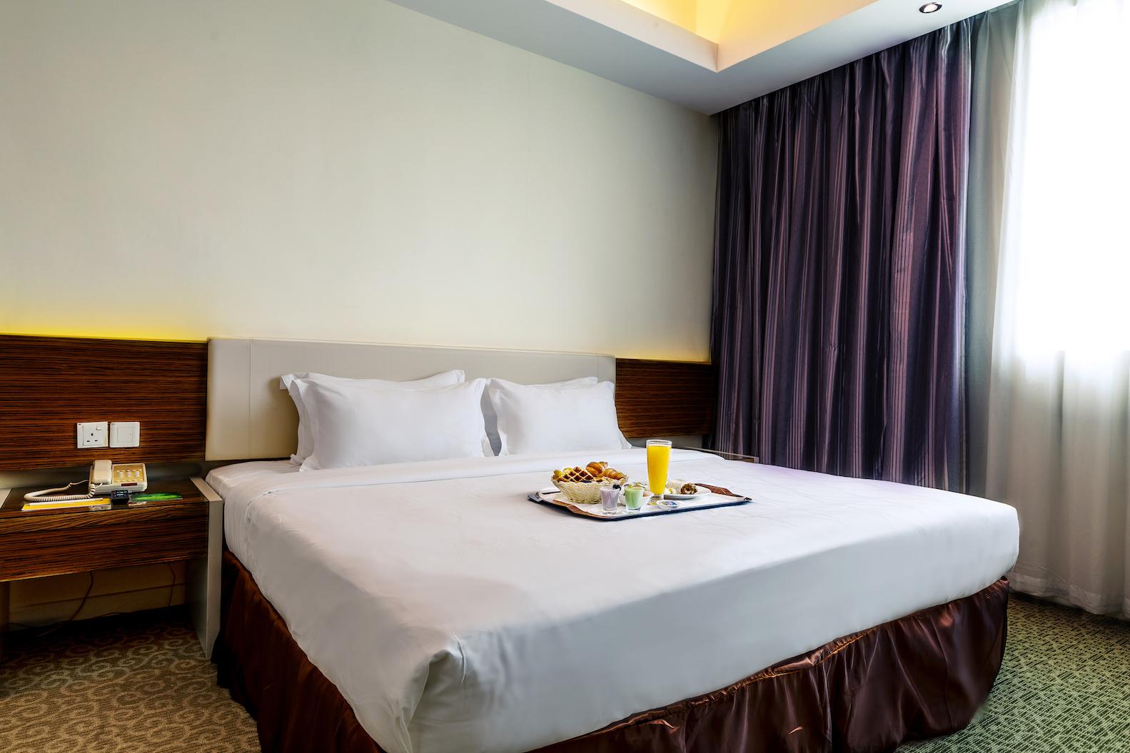 SUPERIOR, KING BED