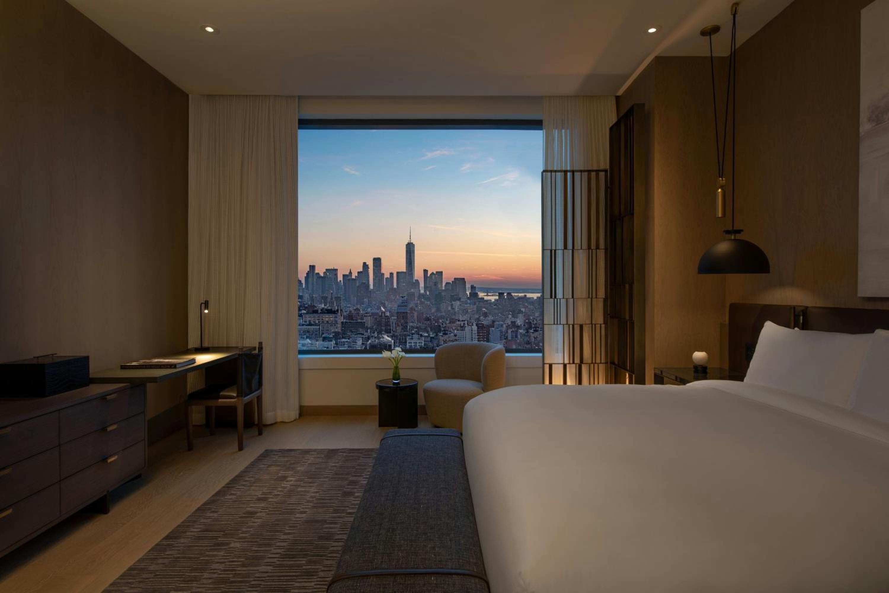 2 Bedrooms, Executive, Penthouse, Downtown View