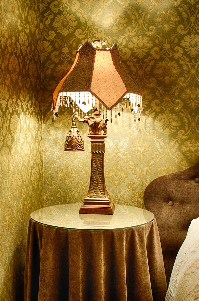 Theatre Royal Hotel 25/50