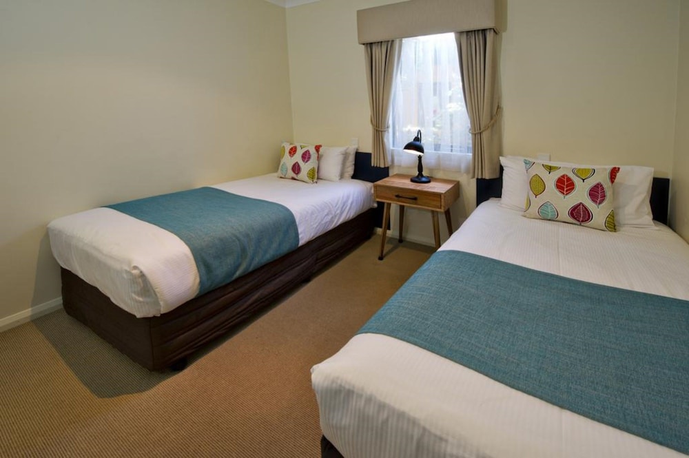 Vintages Accommodation 9/66