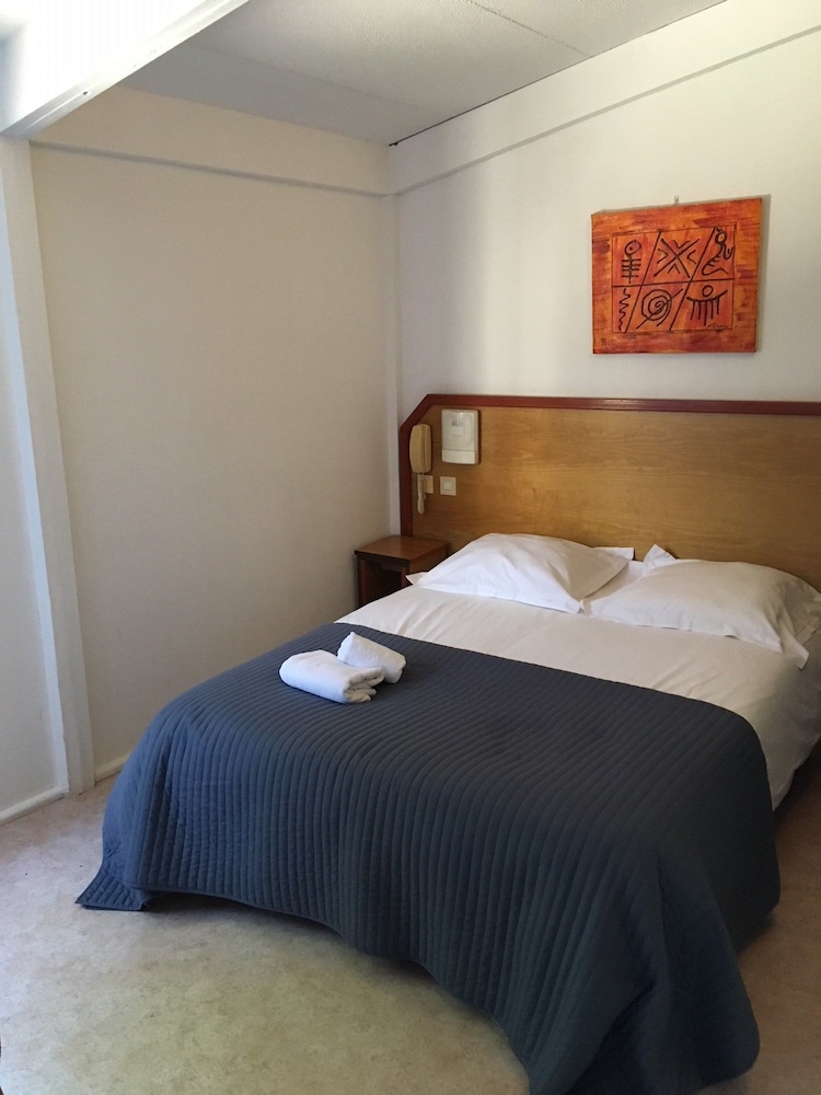 HOSTELLERIE DE LA SOURCE 17/49