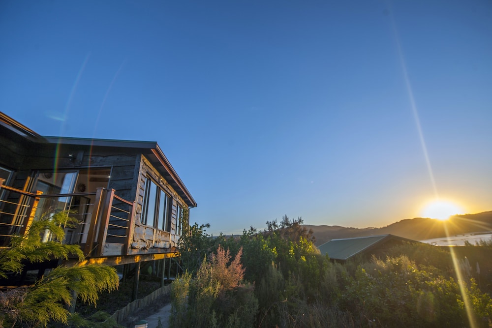 Elephant Hide of Knysna Guest Lodge 1/37