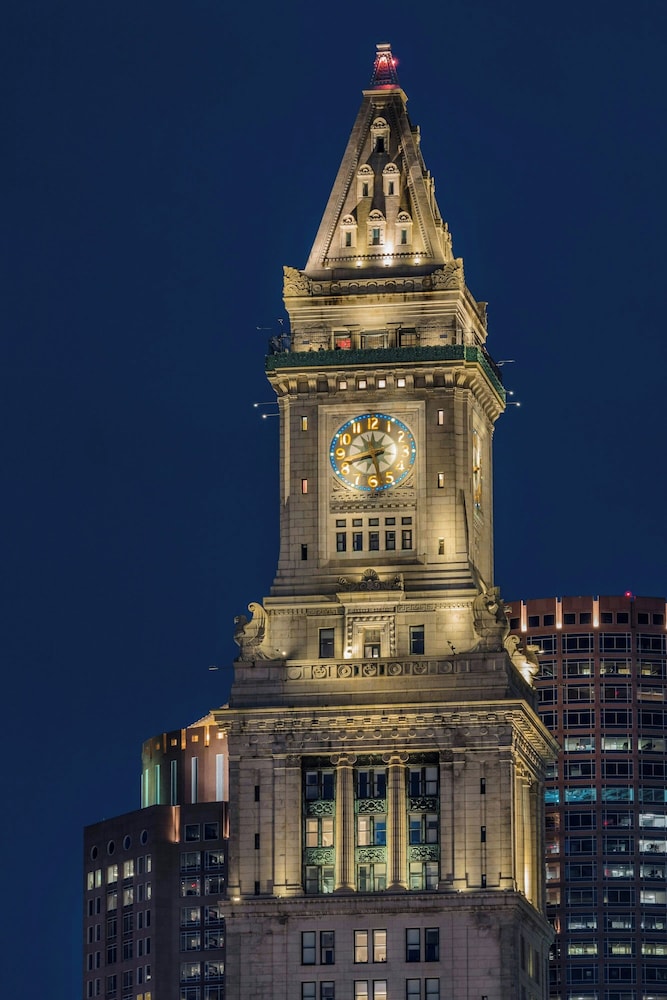 Marriott Vacation Club Pulse at Custom House, Boston 4/45