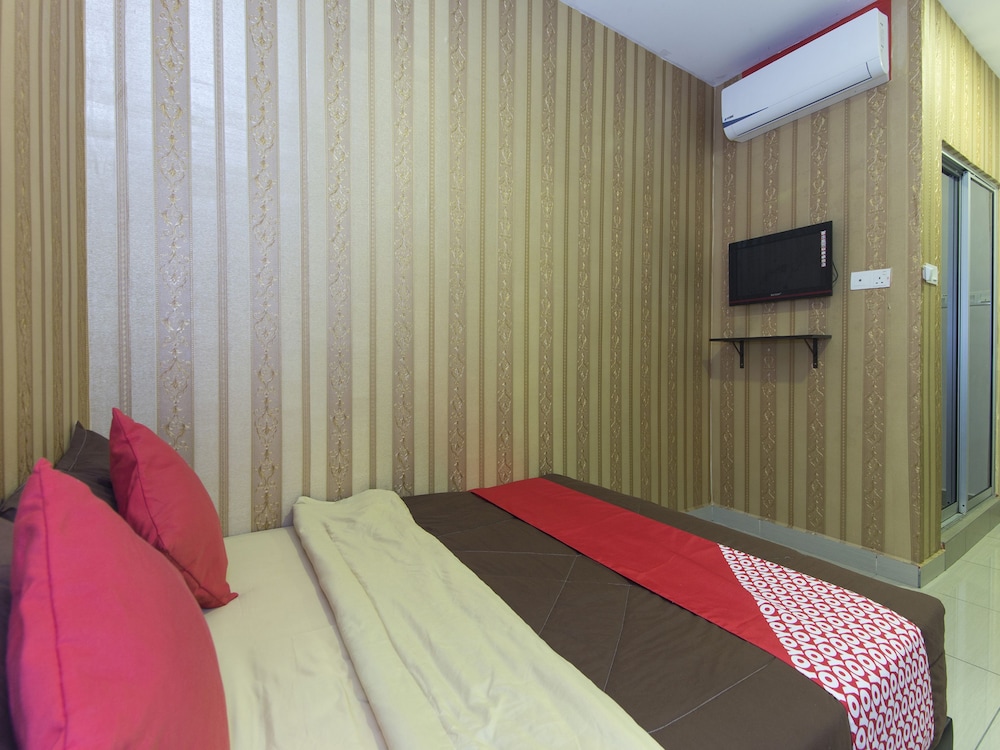 OYO 439 Night Queen Hotel (ex. Night Queen Hotel) 16/32