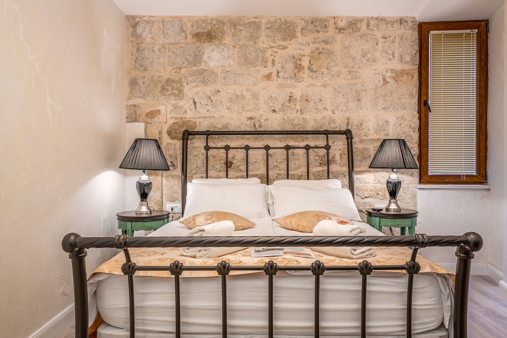 Heritage Palace Varos - MAG Quaint & Elegant Boutique Hotels 73/81
