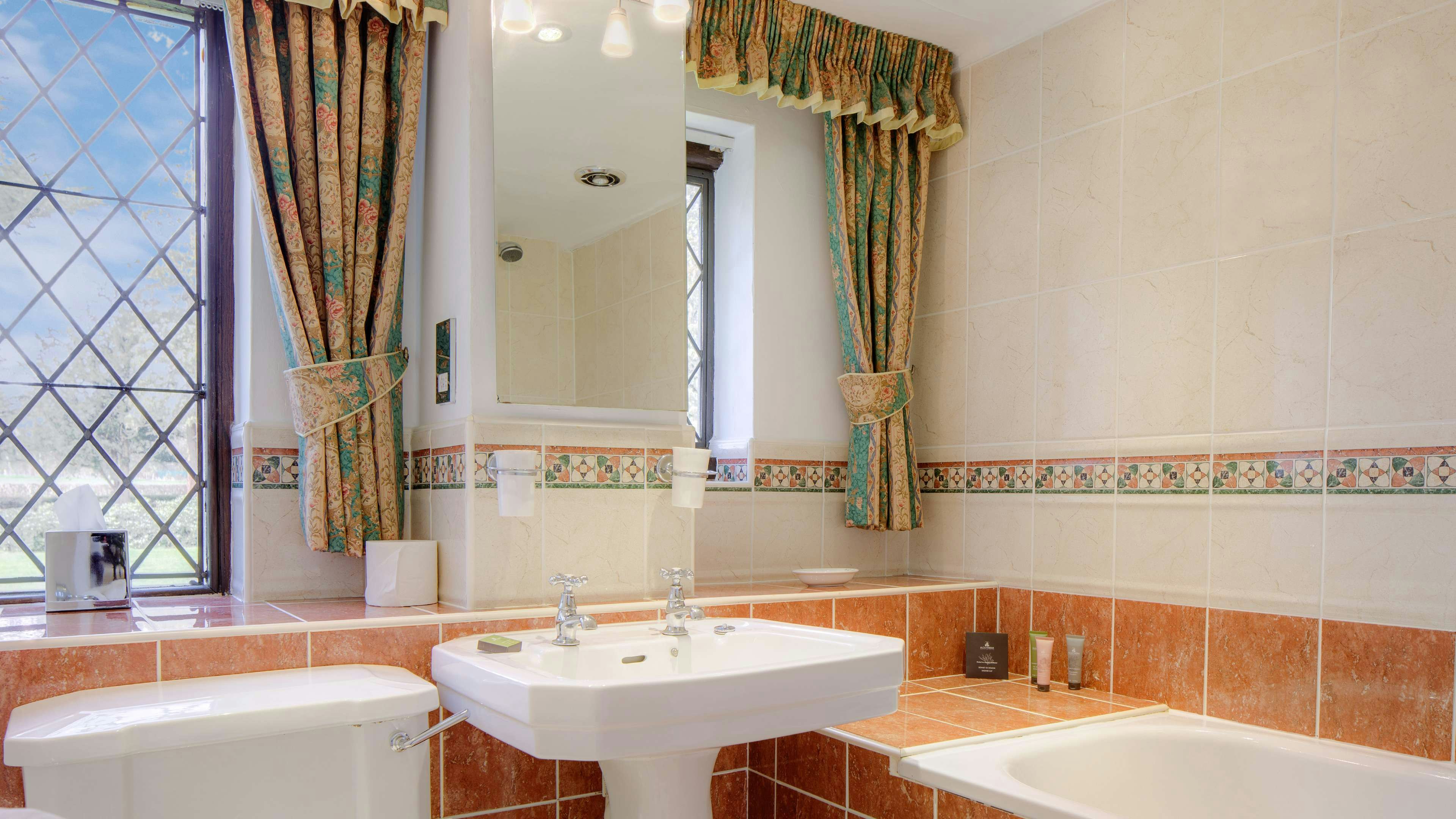 NAILCOTE HALL HOTEL AND GOLF CLUB 78/80
