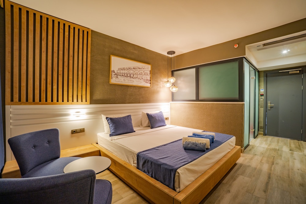 L HOTEL SARIGERME 10/48